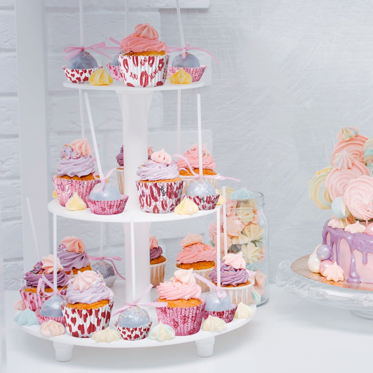 Cunhill 600 Pcs Valentine's Day Cupcake Liners Standard Size Pink Heart Baking Cups Red Xoxo Disposable Paper Cupcake Wrappers Muffin Case for Valentine's Day Tea Themed Party Wedding Supplies