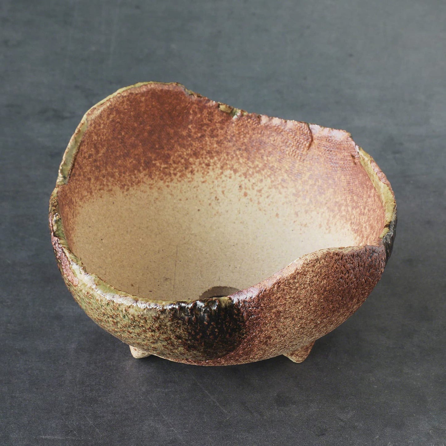 Wazakura Banko Series Japanese Handmade Rustic Crescent Shape Bonsai Pot 4.72 in (120 mm), Made in Japan Ceramic Garden Planter, Decorative Flower Vase, Unglazed Houseplant Bowl - Sand Green