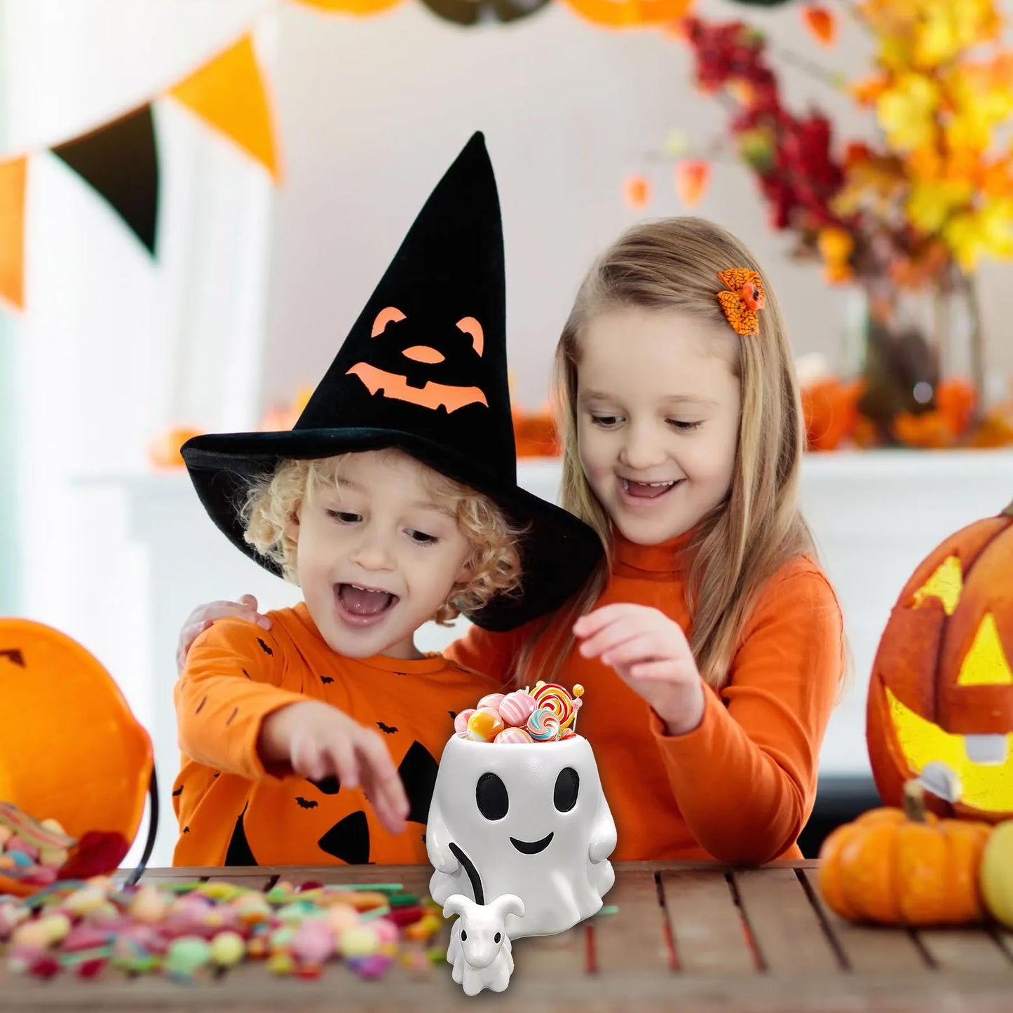 Dvehdbay Halloween Ghost Walking Dog - White Ghost Bucket, Ghost Planter, Ghost Bucket Vase, Halloween Ghost Decor with Ghost Walking Dog, Ghost Candy Bowl Bucket for Home Decor, Outdoor Decoration