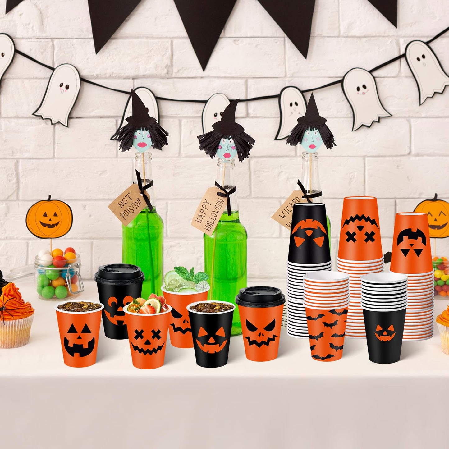 Hauwellter 100 Set Halloween Disposable Coffee Cups with Lids 12oz, Bulk Black Orange Pumpkin Disposable Party Paper Cups for Hot Chocolate Cold Drinks Halloween Birthday Party Supplies Decorations