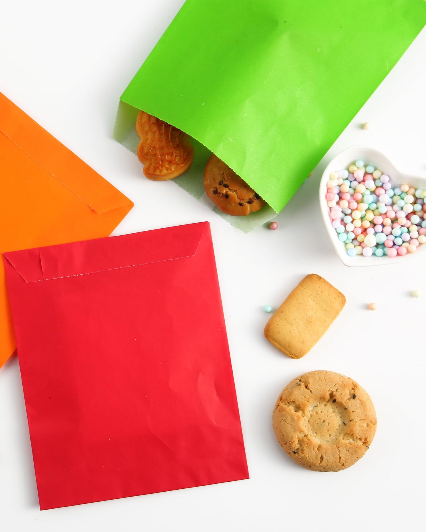KEYYOOMY 4x6 Inch Paper Treat Bags Black Candy Bags 100 Pack Candy Buffet Bag Small Paper Cookie Bag for Halloween Christmas Party (100 CT, 4x6 Inch)