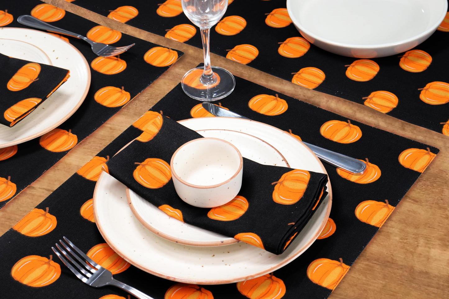 PurpleEssences Fall Pumpkin Harvest Thanksgiving Cloth Napkins 18x18 Inch, Set of 6 - Reusable, Washable Dinner Napkins for Home, Kitchen & Parties - Halloween Pumpkin