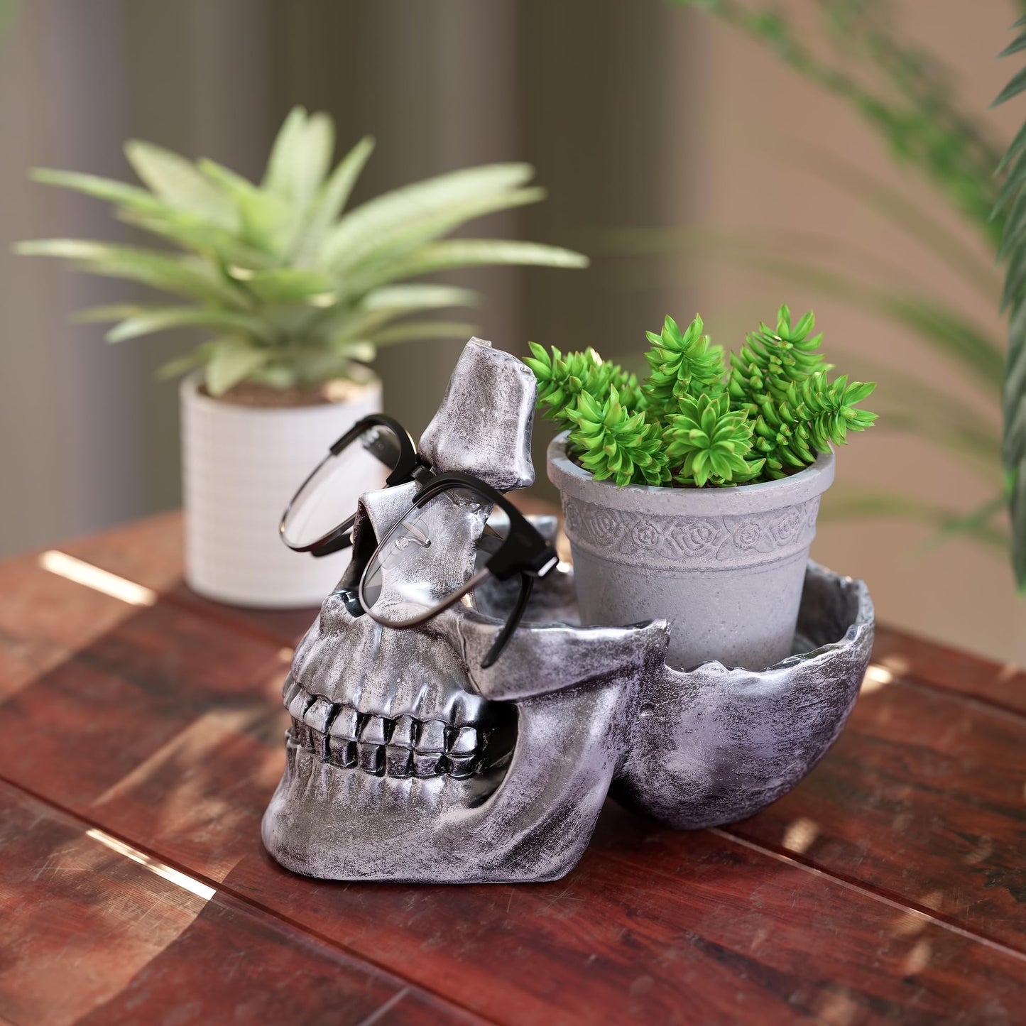 READAEER Skull Glasses Stand Holder, Creative Eyeglasses Holder, Sunglasses Spectacle Display Rack, Key Holder Resin Sculptures for Entryway, Home, Office, Desk, Nightstand (Silver)