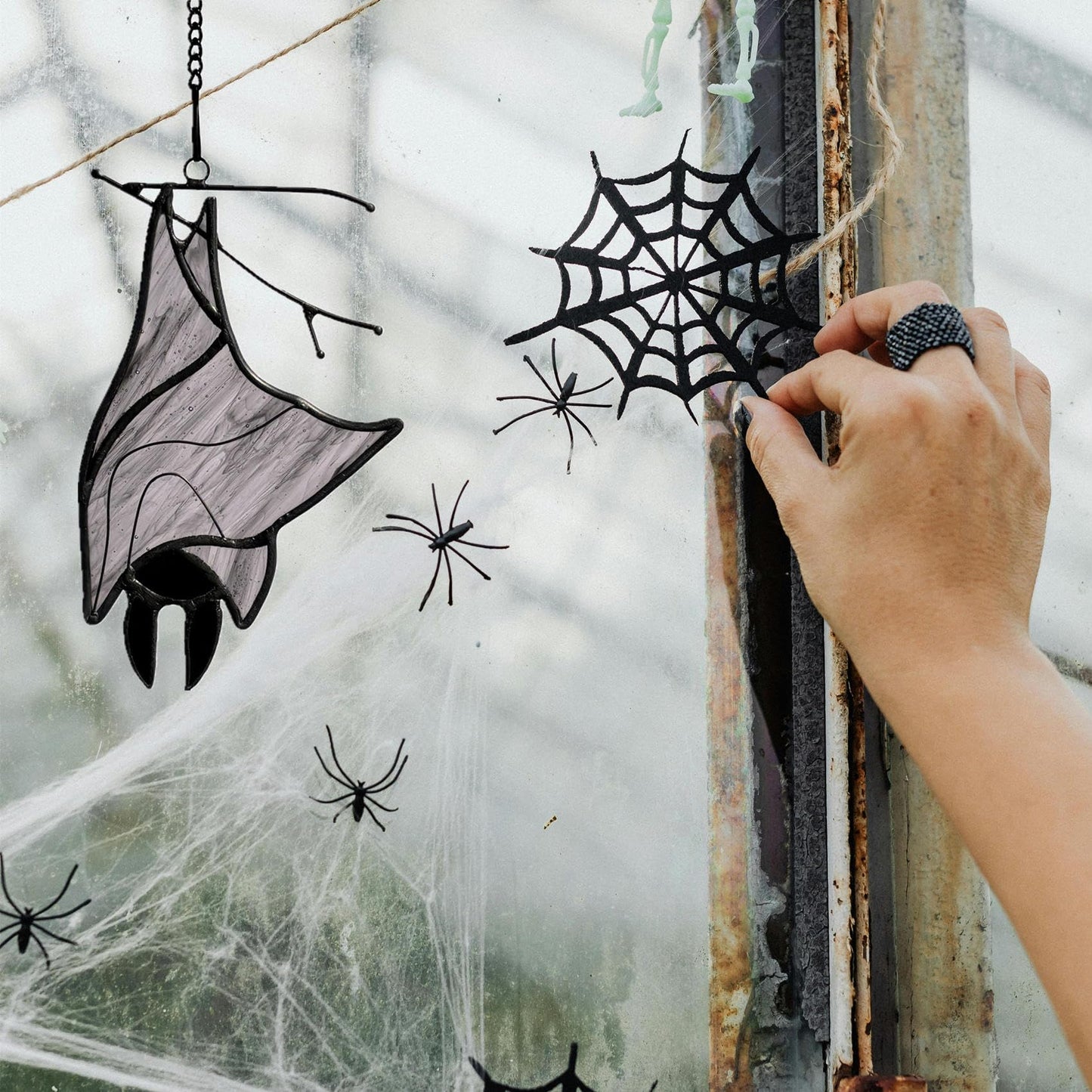 Lcensp Stained Glass Bat Decor Window Hangings Ornament, Gothic Bat Suncatcher Halloween Decorations Gifts, Handmade Occult Sun Catchers Indoor Window Home Decor