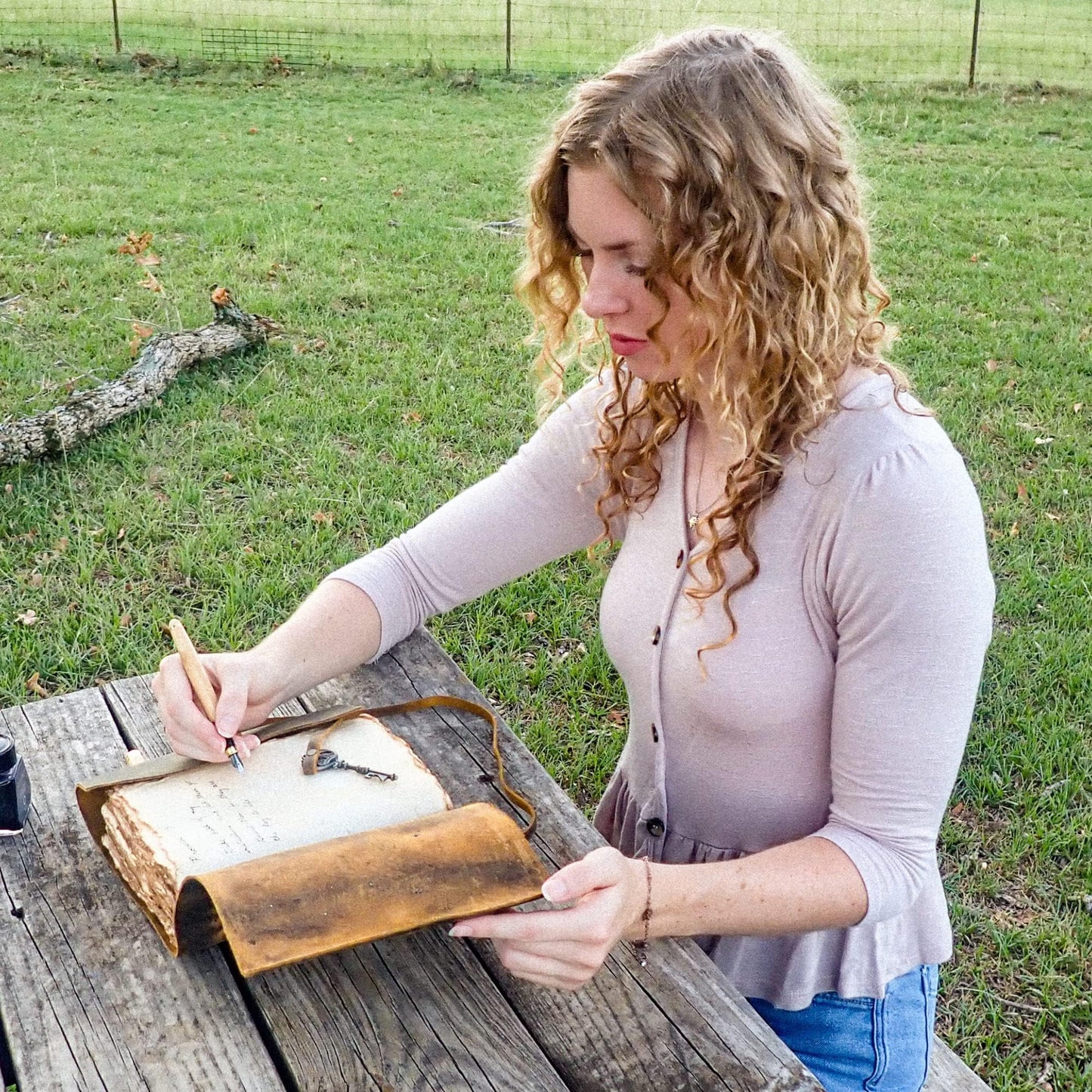 LEATHER VILLAGE Vintage Leather Journal – 200 Handmade Vintage Deckle Edge Paper – Leather bound Journal For Women Men – Vintage Key Closure - Book of Shadows - Green - 8X6 inches (A5)