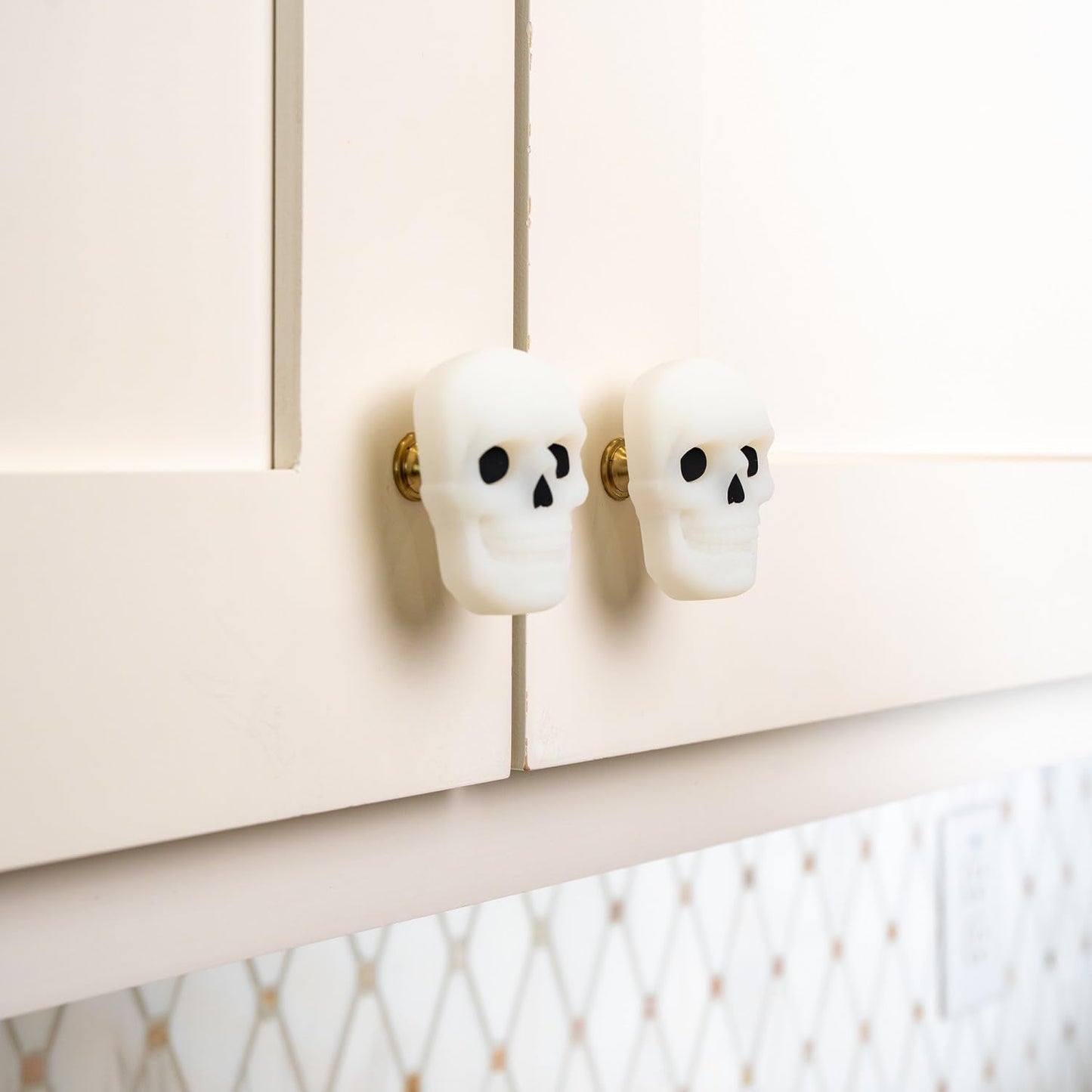 Knobēz 12pk Skull Decorative Cabinet Knob Covers - Spooky Halloween Decor