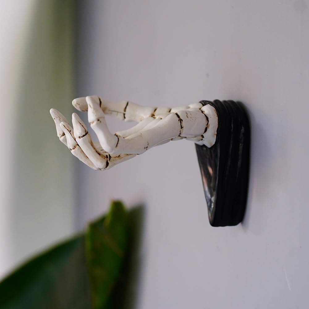 JARPSIRY Halloween Skeleton Hand Ring Holder Wall Mounted Key Holder Organizer Multifunctional Wall Hooks for Hanging Keys Jewelry Bracelet Gothic Home Decor for Entryway Bedroom