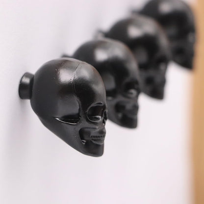 Hdtyyln Skull Wall Hooks, 4 Pcs Decorative Metal Wall Mounted Key Holder Hat Rack Organizer Bathroom Hanger Home and Kitchen Use Pegs (Black)