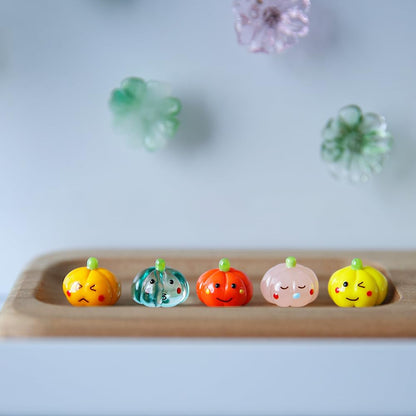 Mollytek 5PCS Mini Hand Blown Glass Figurines Collectibles Miniature Hand Blown Glass Ornaments Decor Assorted Cute Home Office Table Computer Car Dashboard Ornament (Pumpkin)