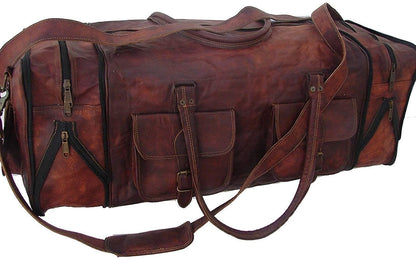LEATHER DUFFEL WITH TOILETRY BAG TRVELLING COMPLETE COMBO WITH NICE TOILETRY AND GREAT DUFFEL