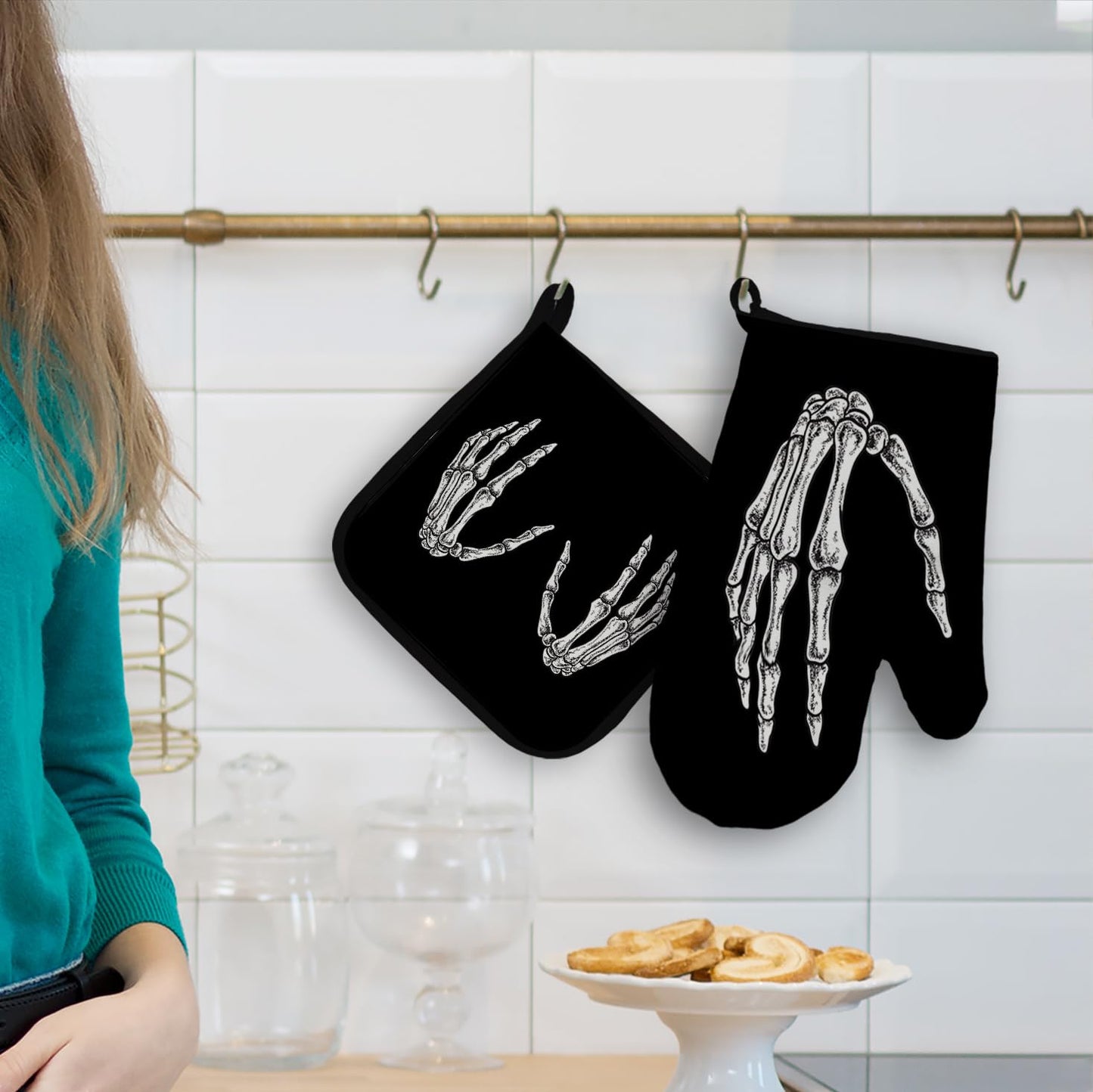 Mingnei Gothic Skeleton Oven Mitts and Pot Holders Sets, Black Goth Heat Resistant Potholder Kitchen Decor for Cooking Baking BBQ Grilling, Gothic Goth Gifts for Women Oven Glove Set