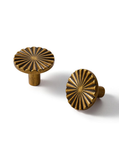 JIASENBAO 2 Pack Antique Brass Cabinet Knobs Vintage Flat Drawer Pulls Kitchen Cupboard Bathroom Dresser Cabinet Hardware Handles Zinc Alloy