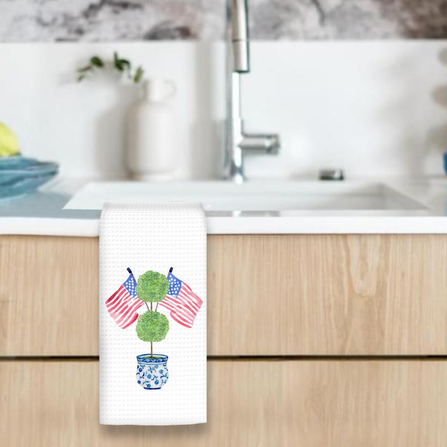 OINDADE 4th of July Grandmillennial Kitchen Towels, Blue Chinoiserie Decor Hand Towels, Patriotic American Flag Topiary Dish Tea Towel for Kitchen Decorative, Chinoiserie Topiary Bathroom Decor,16x24