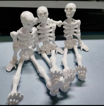 T13 Skeleton Action Figure, Movable Articulated Human Skeleton, 5.12-in Action Figure Wearing Multiple Sets of Weapons, Can Be Painted, Suitable for Collectors As Desktop Decorations (3pcs)