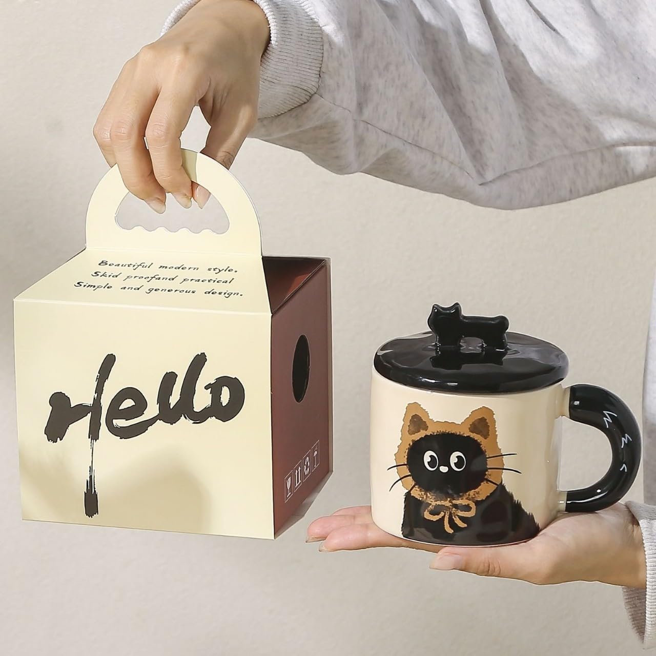 BONTOUJOUR Super Cute Black Cat Coffee Mug, Creative Funny Novelty Lovely Kawai Wearing Scarf Happy Tea Cup+ Kitty lid, Lover Couple Best Friend Friendship Valentine Water Cup, Cat Lover Gift -Brown