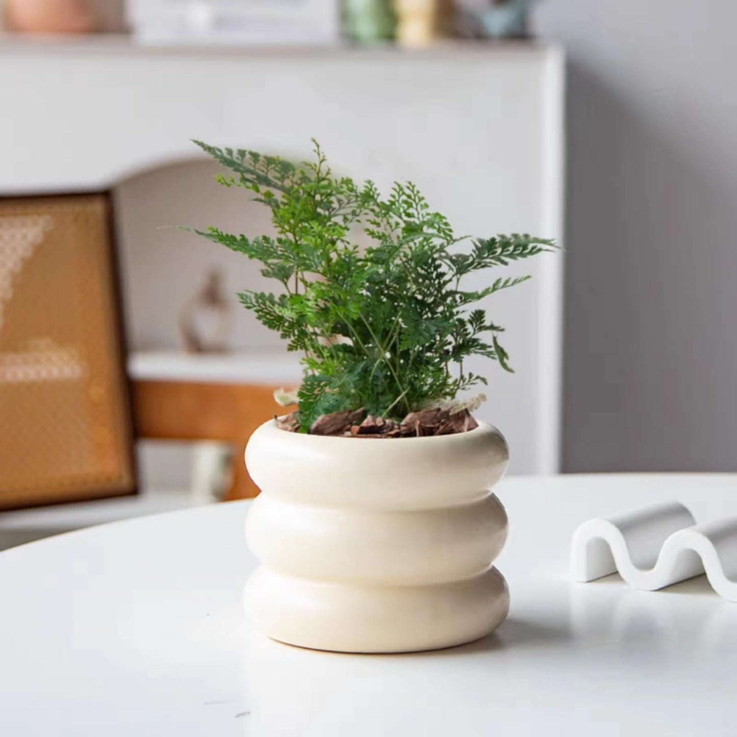 SANDYBAYTAS Ceramic Plant Pot Indoor, 4.5 Inch Flower Pot with Drainage Hole, Small Bubble Design Ceramic Planter for Home & Office Decor (Beige)