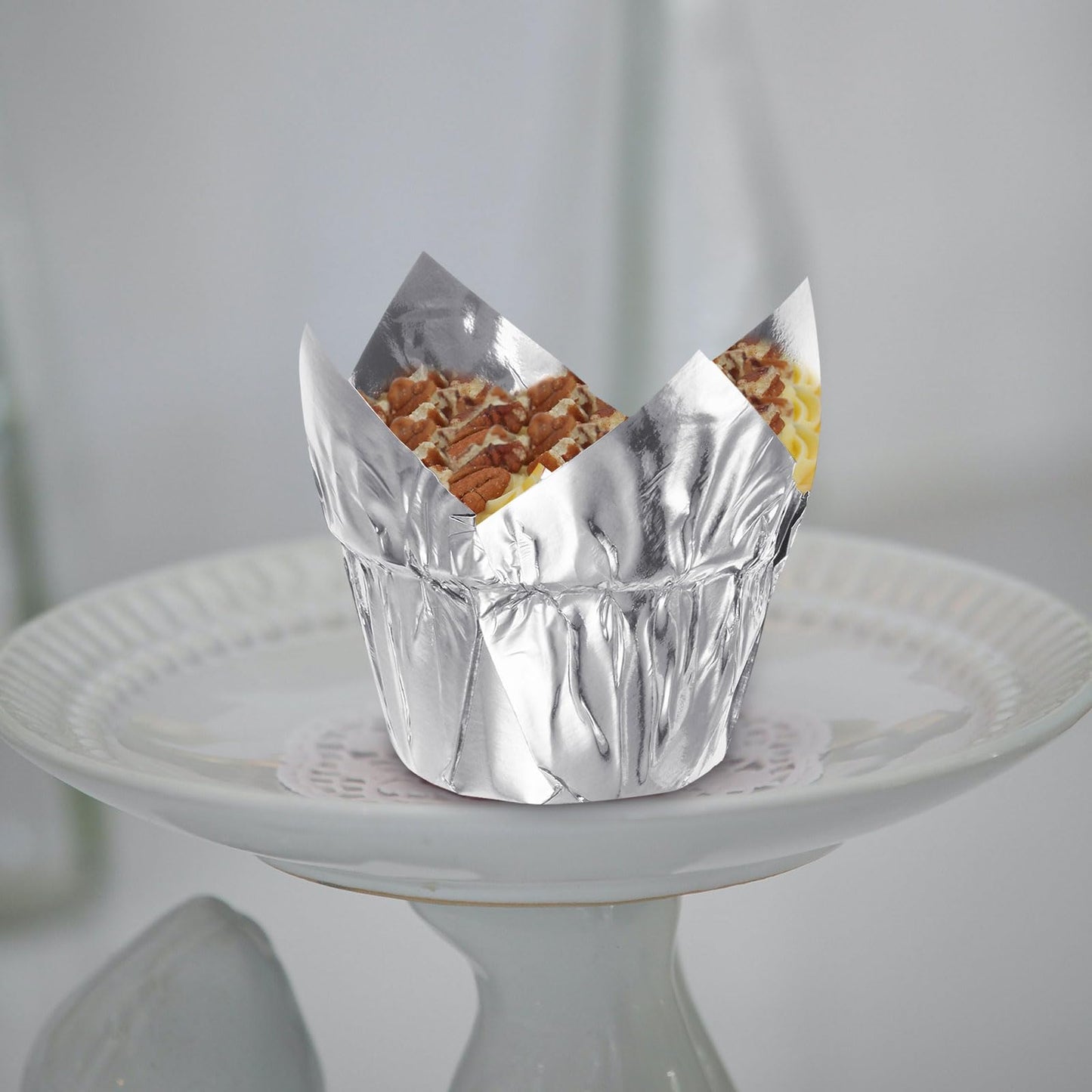 HARFINGTON 100Pcs Tulip Cupcake Liners Standard Aluminum Foil Baking Cups Greaseproof Wrappers Disposable for Birthday Banquets Party, Silver Tone