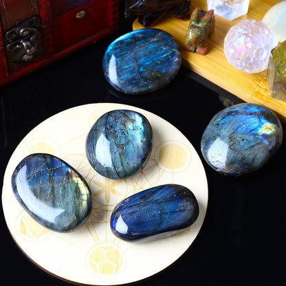 Labradorite Palm Stone Crystal Natural Chakra Reiki Polished Healing Pocket Worry Stone Crystal for Anxiety Stress Relief Therapy