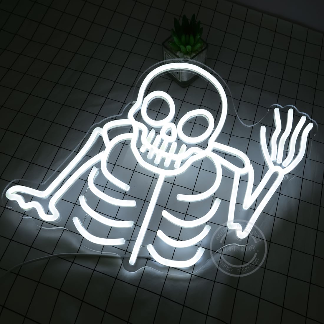 Britrio Skull Neon Sign Halloween Decoration LED Skeleton Ghost Wall Art Decor Light for Window Entryway Front Porch Door Bedroom Bar Christmas Birthday Party Supply Kids Gift White 5V USB Powered