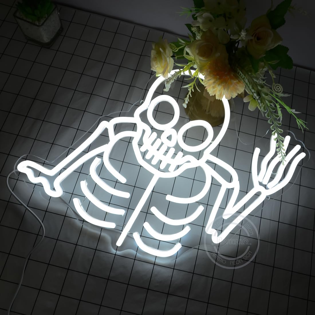 Britrio Skull Neon Sign Halloween Decoration LED Skeleton Ghost Wall Art Decor Light for Window Entryway Front Porch Door Bedroom Bar Christmas Birthday Party Supply Kids Gift White 5V USB Powered