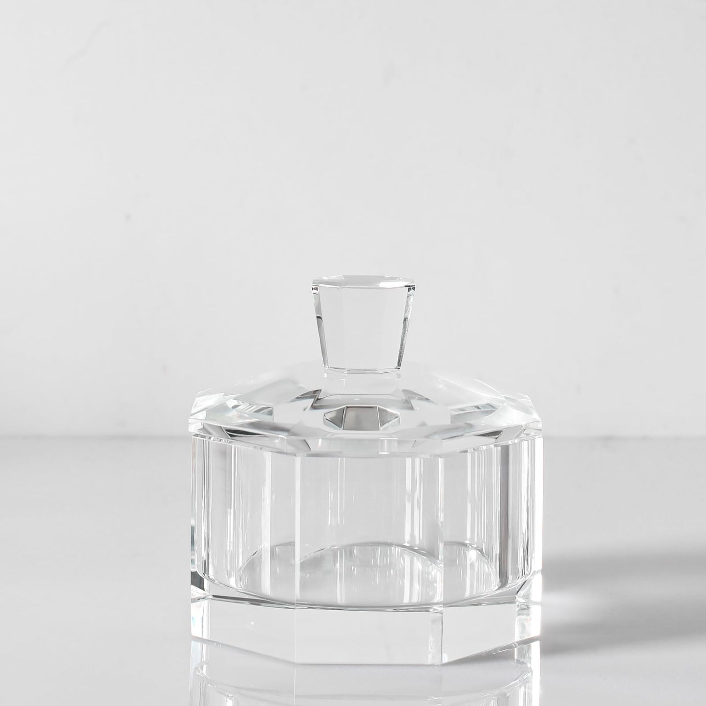 DONOUCLS Crystal Candy Dish with Lid Hand-Cut Home Decorative Jewelry Box/Jar W 5" x H 5" with Multi-faceted, Comes With Gift Box