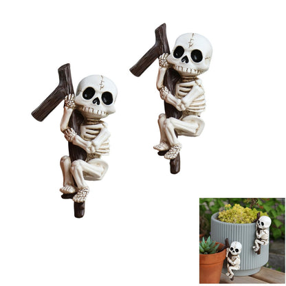 Wjwumha 2 Pieces Climbing Skeleton Statues Halloween Plant Pots Hanging Figurine Skull Atmosphere Ornament for Flower Pot Fish Tank Decoration
