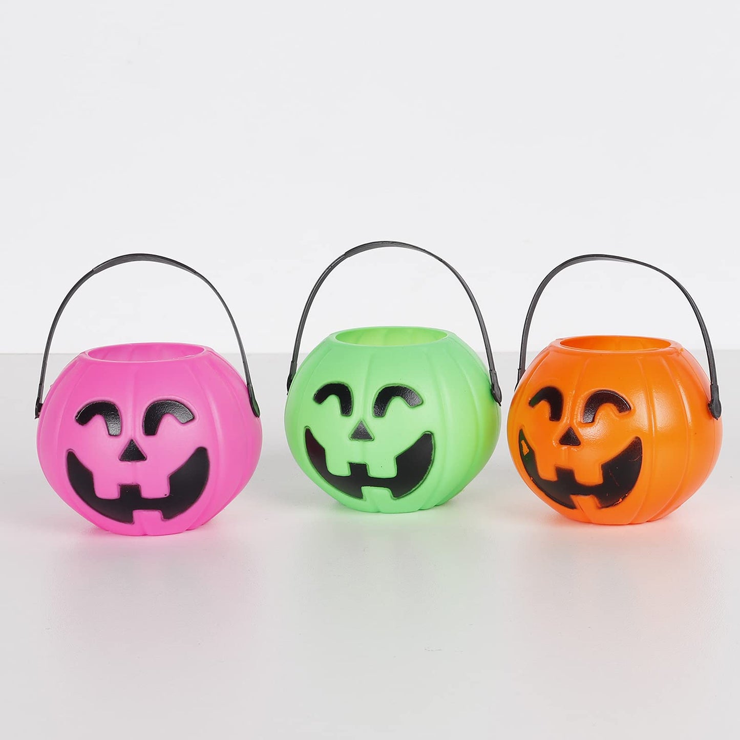 PTYQU Mini Halloween Pumpkin Bucket Orange&Green&Pink Plastic Halloween Witches Cauldron Kettle Multi-Purposed Novelty Candy Holder Decor for Halloween Party (12 Pack)