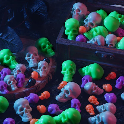 Vellibring 150 PCS Halloween Mini Skull Heads Decoration, Plastic Miniature Decorative Skulls DIY Resin Skeleton Head Figurines for Halloween Vase Filler Trick Toy Party Table Decor
