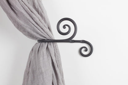 RTZEN Decorative Metal Curtain Tiebacks - Farmhouse Wrought Iron Curtain Holdbacks - Drapery Holders for Wall - Unique Metal Tie Backs for Curtains - 2 Pcs (Black Swirly)