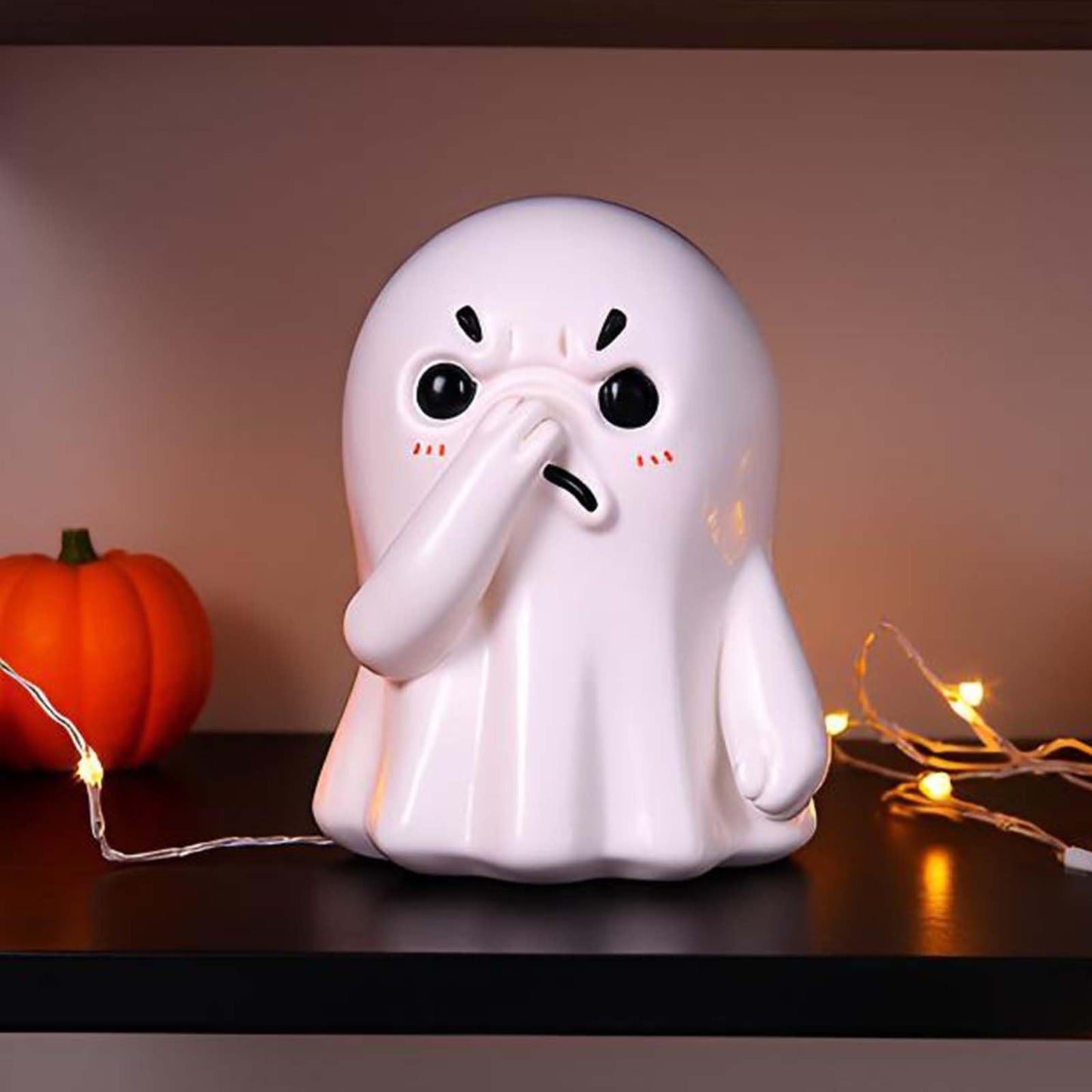 PlivBloom Holding Nose Ghost Figurine – Funny Halloween Ghost Statue for Bathroom or Shelf Decor, Spooky Knick Knacks, Cute Resin Desk Figurines, Ghost Decorations and Quirky Home Gifts (White)