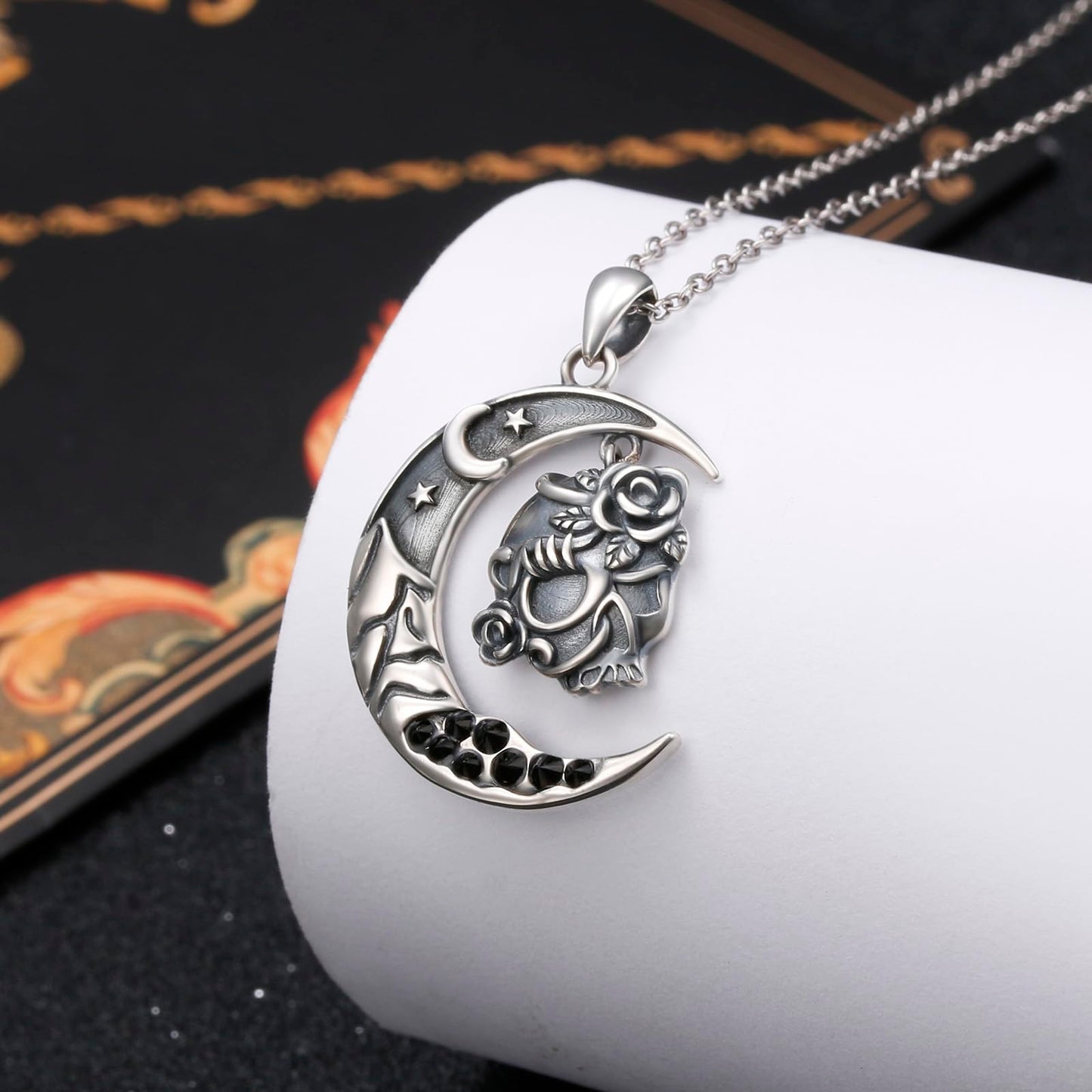 DAOCHONG Halloween Skull Necklace 925 Sterling Silver Retro Gothic Skull Style Cocktail Party Pendant Necklace Halloween Birthday Christmas Skeleton Jewelry Gifts for Women