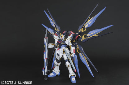 Bandai Hobby - Gundam Seed Destiny - Strike Freedom Gundam PG Model Kit