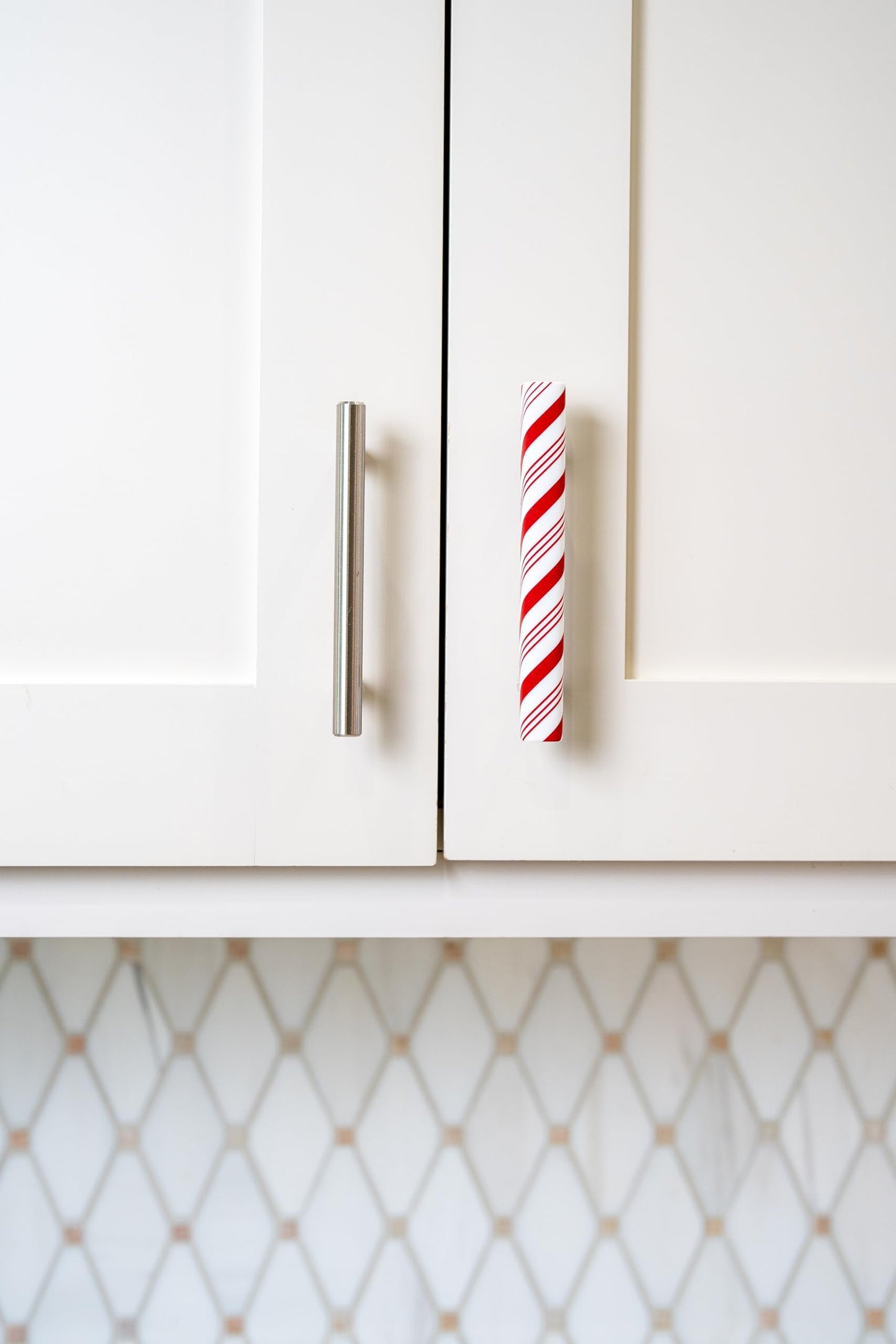 Knobēz Handlez 10pk Small Covers, Peppermint Stick Festive Holiday Decor