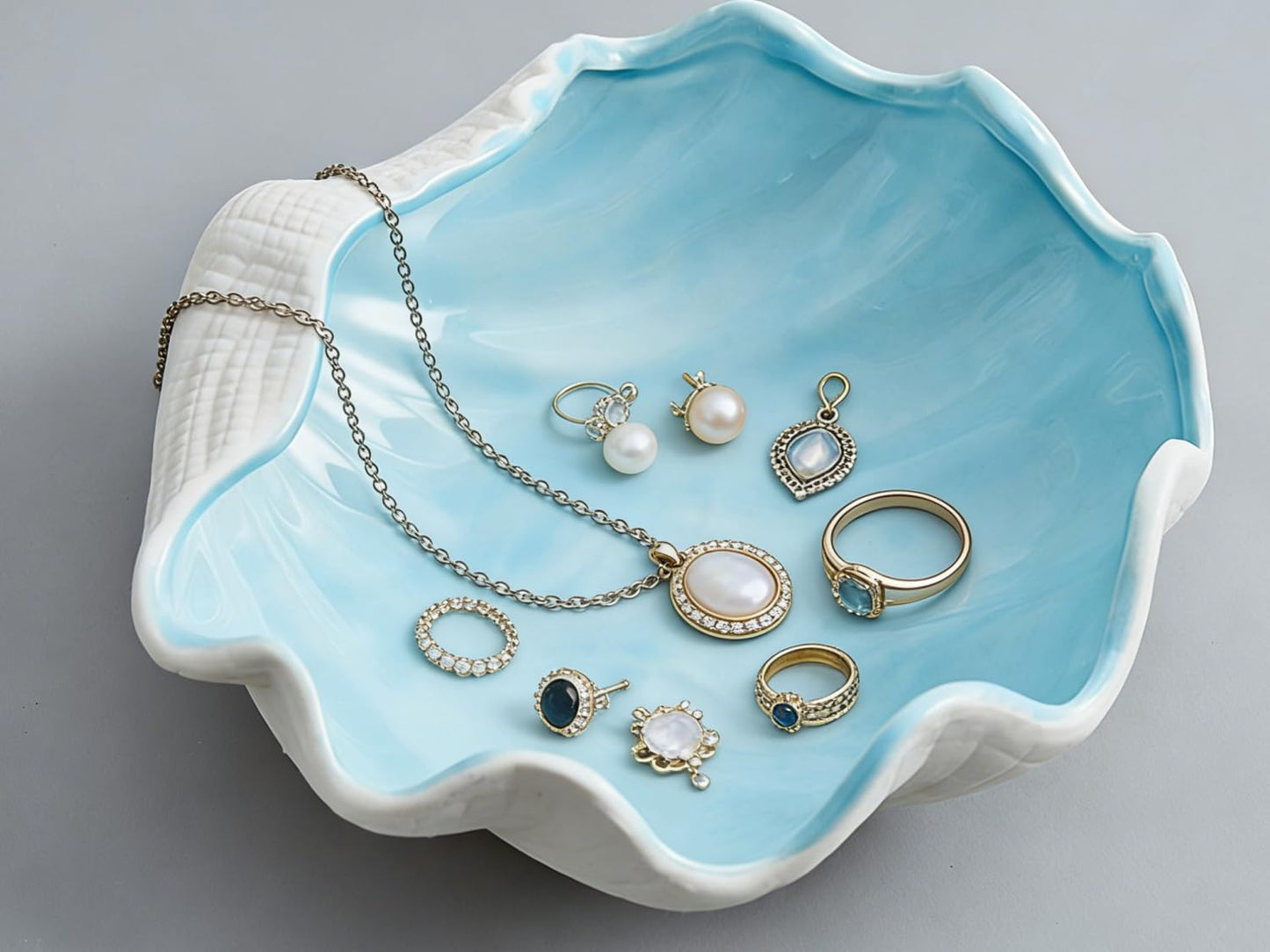 Seashell Jewelry Dish Tray,ocean coastal Beach room decor,Sea Beach shells-jewelry tray,Ocean Themed Ring Holder for Earrings, Necklaces,Coastal Room Decor Gift for Women’s Birthday,Mother’s Day .
