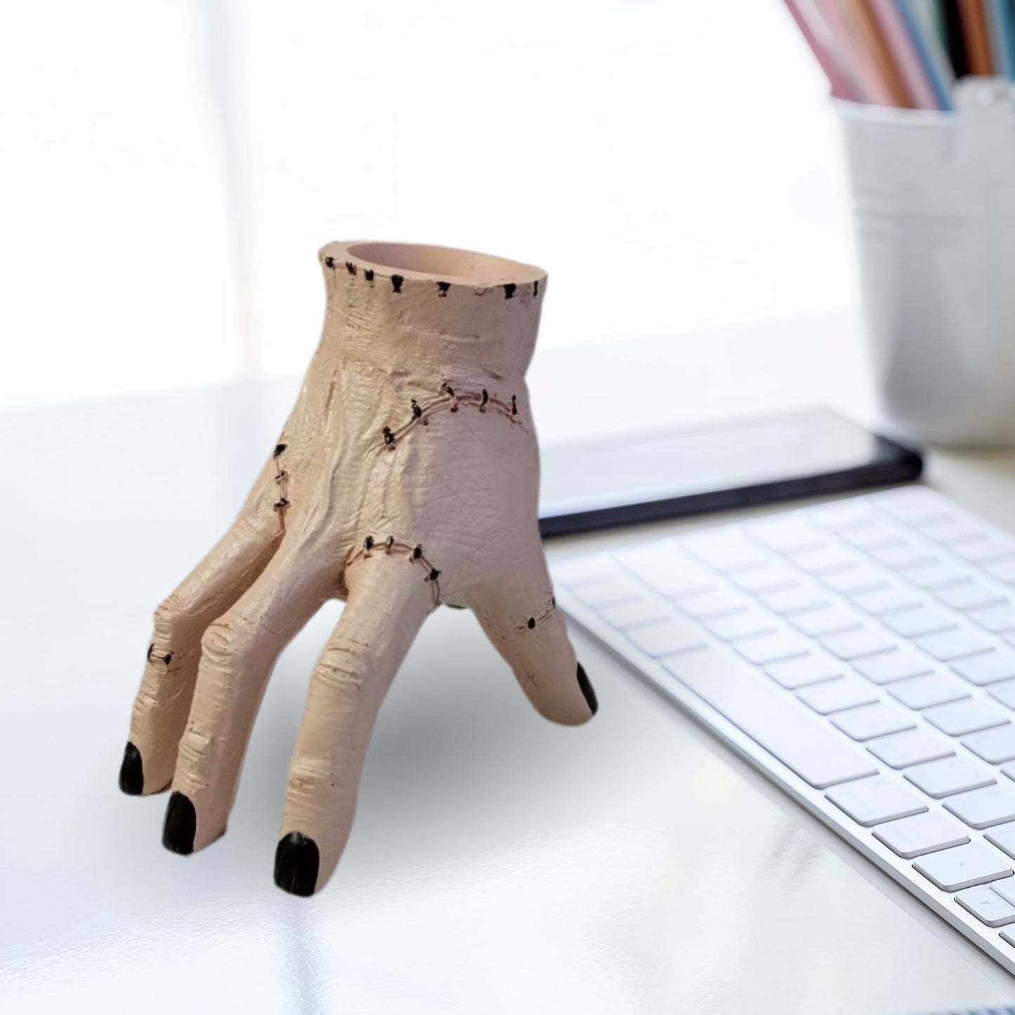 WHNICUST Scary Finger Pen Holder,Horror Hand Prop Planter Pot, Spooky Desk Decor, Funny Horror Office Supplies,Gothic enthusiast housewarming gift