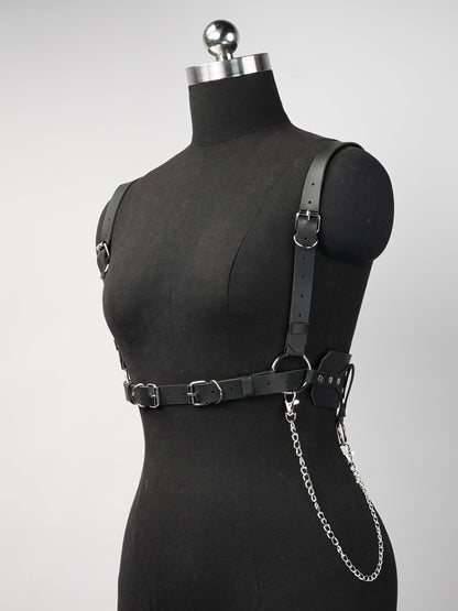 WARANDOD Women Adjustable Leather Harness Belt with Detachable Chain, Faux Leather Body Harness with Alloy Buckles for Gothic Punk Festival Outfit(Waist 26.8-38.2in)