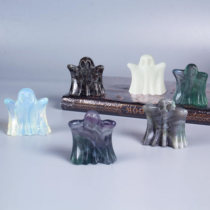QLRSUXN White Jade Crystal Ghost, 1.8in Ghost Decor, Cute Natural Crystal Ghost Statue,Halloween Figurines Hand-Carved, Spooky and Decoration for Halloween Home Office Mantel Decor