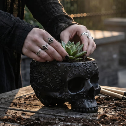 Black Skull Planter Pot 6 Inch Skeleton Head Pot for Succulents Flowers, & Bowl Dish Gothic Decor for Garden Home Parties Haunted House Spooky Black Display Halloween Skull Flower Pot Decoration Gift