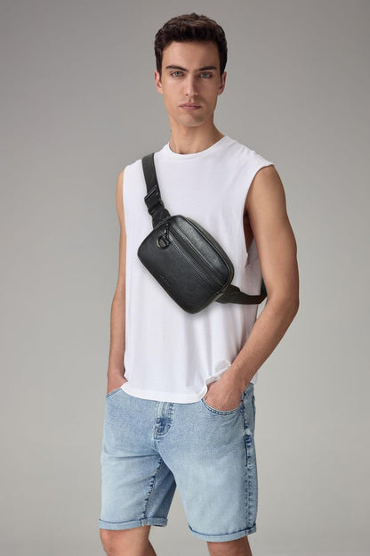Leresas 2L Fanny Packs for Women Men Corss Body Belt Bag Waist Pack Vegan Leather Trendy Travel Cycling Waterproof Black