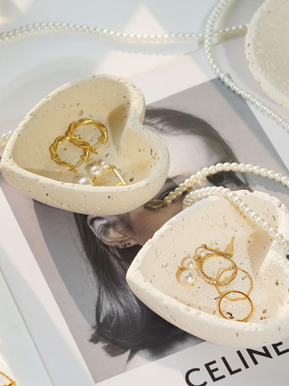 DINLiAN S Concrete Ring Holder Dish,Jewelry Dish Tray,Decorative Trinket Dish Vanity Tray,Cute Heart Jewelry Organizer for Woman Room Table Decor (beige heart)