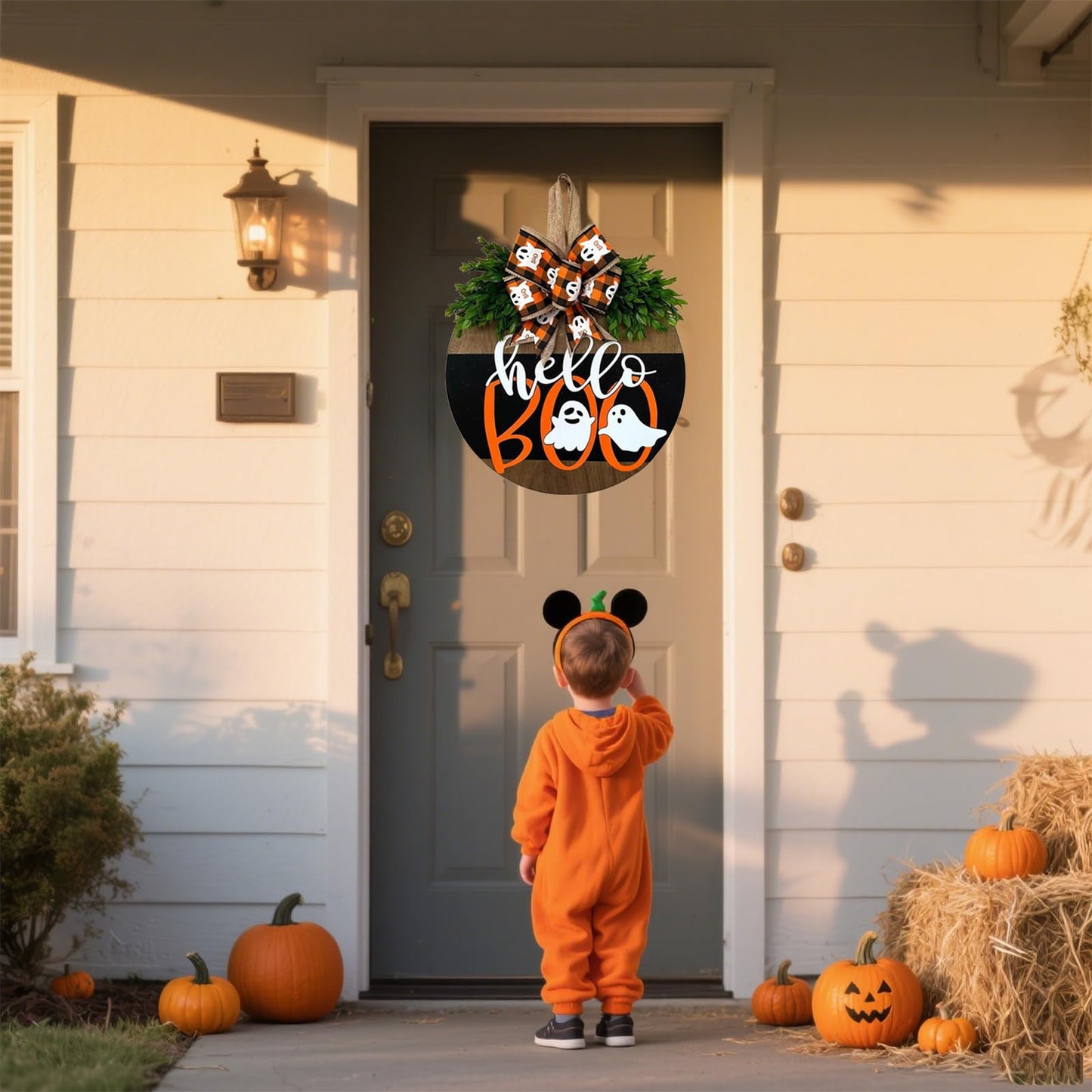 Cute Halloween Ghost Door Hanger Sign, Wooden Welcome Wreath for Front Door Farmhouse Porch Outdoor Wall Decor