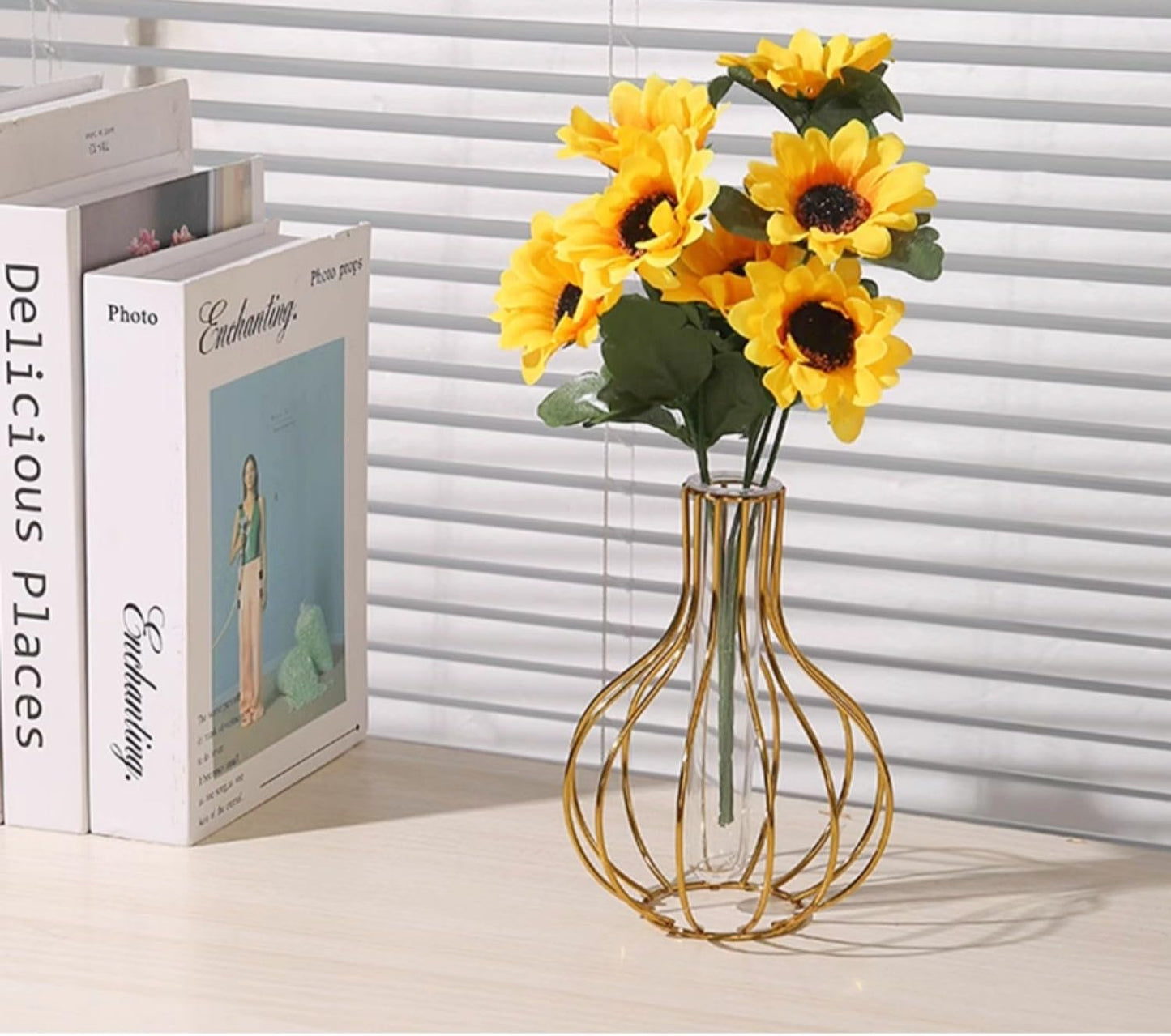 Table Flower Vases,Gold Geometric Metal Frame Clear Glass Tube Bud Vase Hydroponic Plants,Bulb-Shaped Design,Gold Vase Decorative for Fridge,Window,Home,Party(gold 10)
