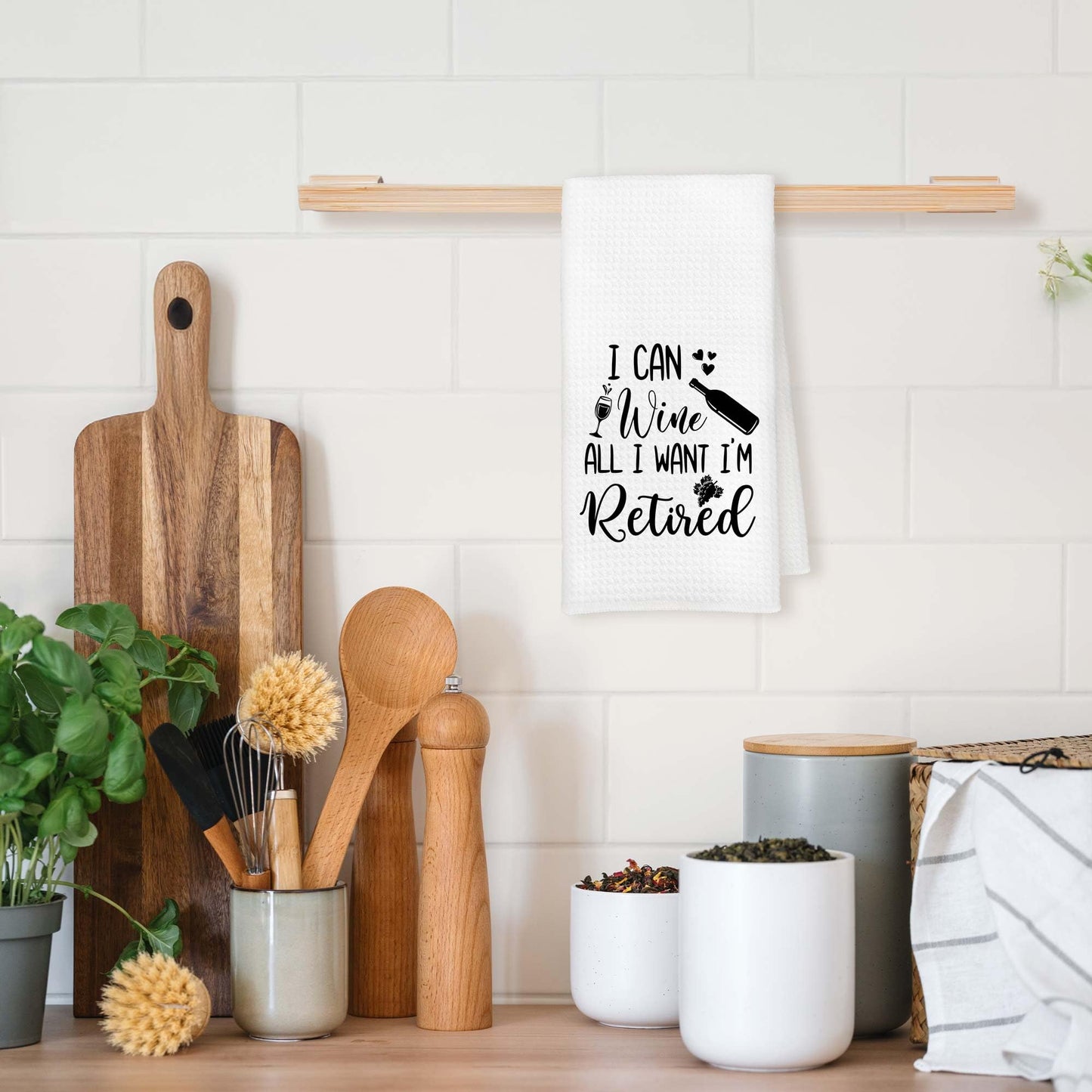 Qskjre Funny Retirement Gifts Kitchen Towels, Retirement Retired Gifts for Women Men, Funny I Can Wine All I Want I'm Retired Decorative Hand Tea Dish Towel for Kitchen Decor, 16x24 Inch