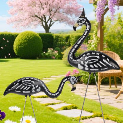 Goktvai 2pcs Halloween Skeleton Flamingos Garden Decor, Realistic Black Zombie Flamingo Figurines with Stakes for Outdoor Lawn Yard Halloween Animal Statue Ornament Window Display