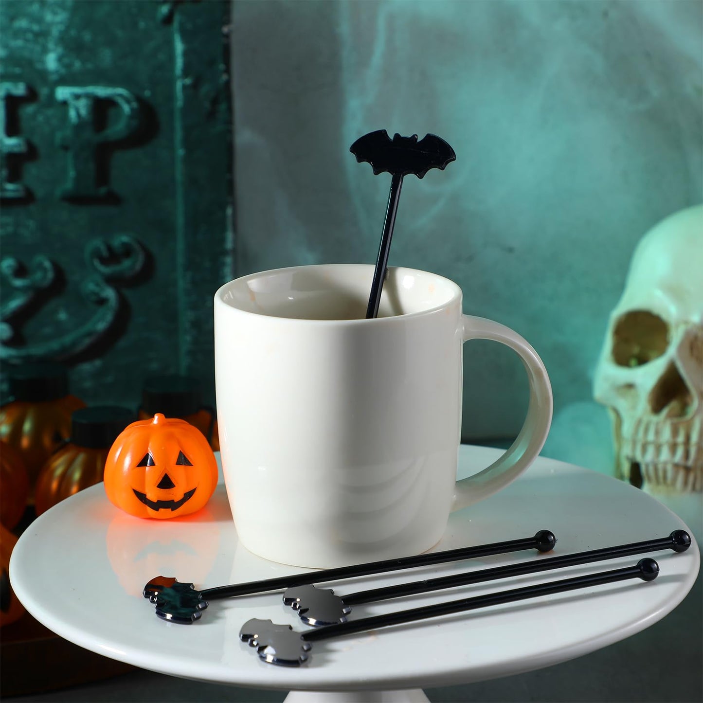 SiliFine 30 Pcs Halloween Swizzle Sticks Plastic Coffee and Cocktail Stirrers Fall Thanksgiving Drink Stirrers Cocktail Mixers for Halloween Fall Autumn Party Tea Coffee Bar Decoration(Bat)