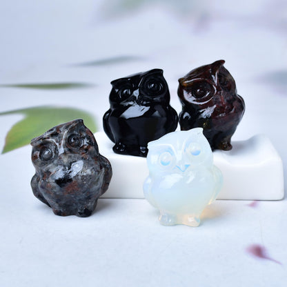 WUYOUSHI Natural Garnet Crystal Owl Decor Healing Stone Crystal Pocket Figurine Statue Hand Carved Polished Natural Gemstone Office Desk Meditation Spiritual Gift
