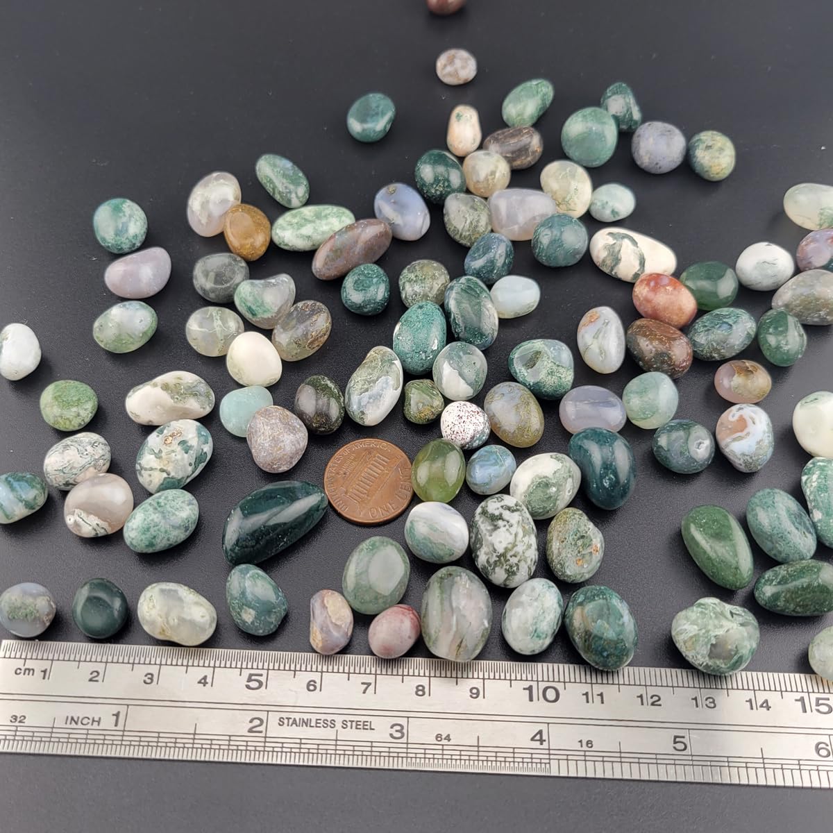 1,000 Carats Moss Agate Handpicked Tumbled Stones Crystals Chips Bulk Pocket Stones for Healing, Reiki, Meditation, Witchcraft and Home Decorations (Moss Agate)