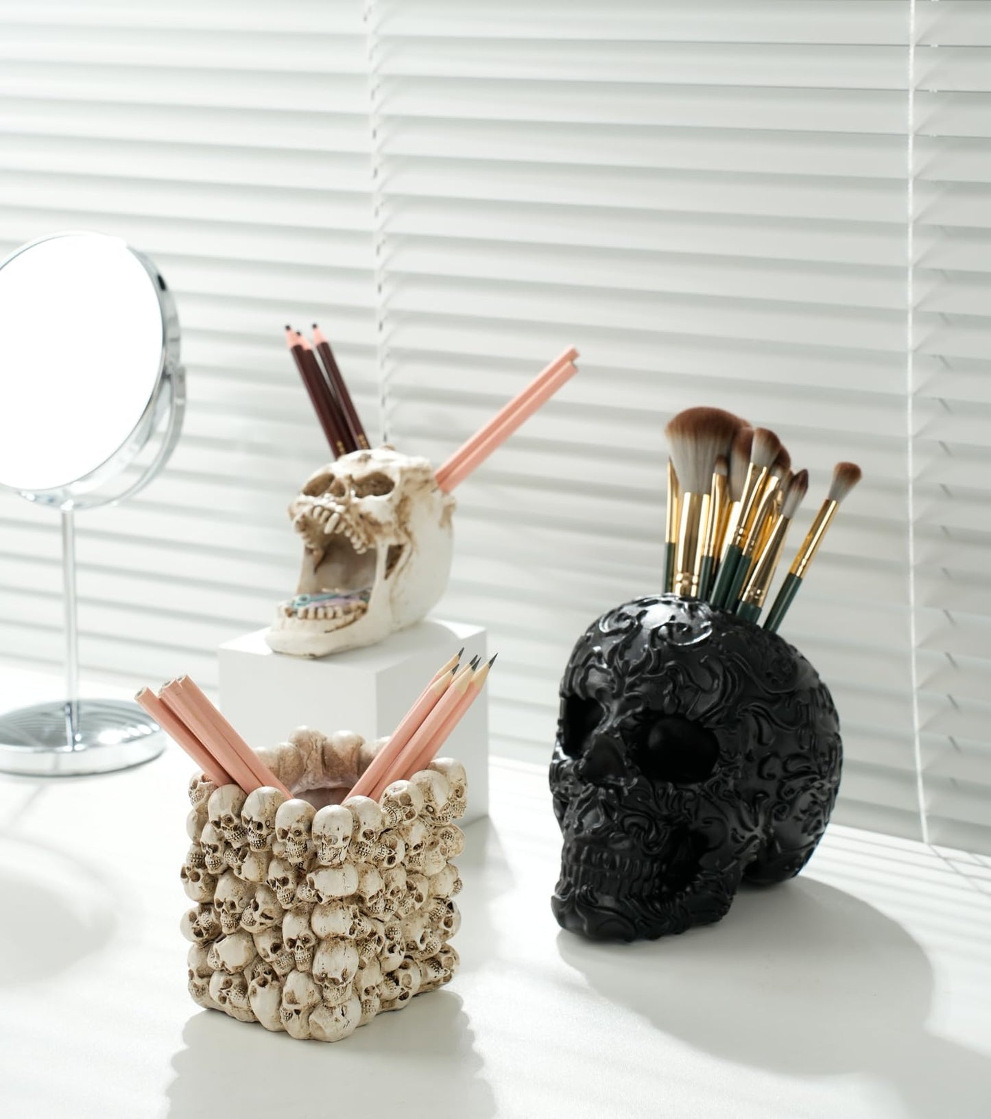 RZOIKZOI Skull Pen Holder,Makeup Brush Holder,for Vanity, Desk, Office Organizer, Trick Or Treat Decor，Halloween Candy Bowl，Spooky Goth Decorations (Skull, Square)