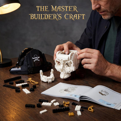 Holexapyd Gothic Pirate Skull Building Set for Adults,Horror Skeleton Head Model with Display Base, Cool Unique Ideal Building Block Sets for Home Table Decor (1167 PCS)