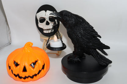Gothic Crow Light Holder Halloween Candle Holder, Fake Raven Tealight Holder with Skull Base, Resin Statue for Indoor Spooky Home Decor